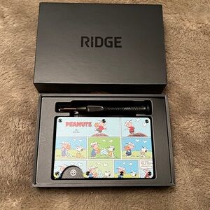 New RIDGE PEANUTS WALLET. Collectors, Limited Edition